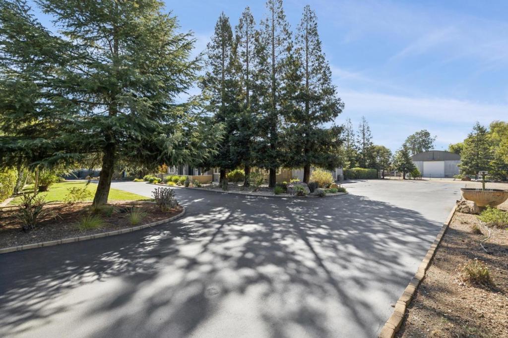 740 California Avenue Property Photo 35