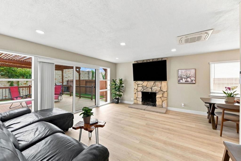 1753 Laine Avenue Property Photo 4