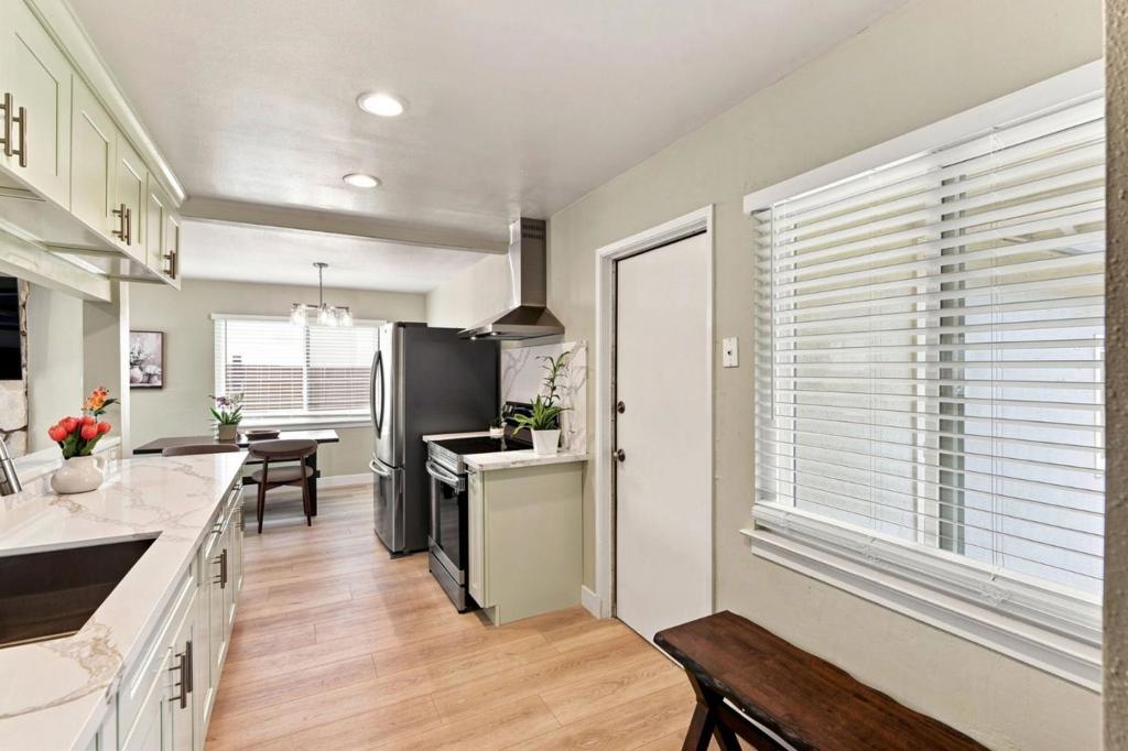 1753 Laine Avenue Property Photo 12