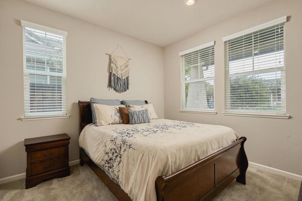 1225 Steinbeck Drive Property Photo 10