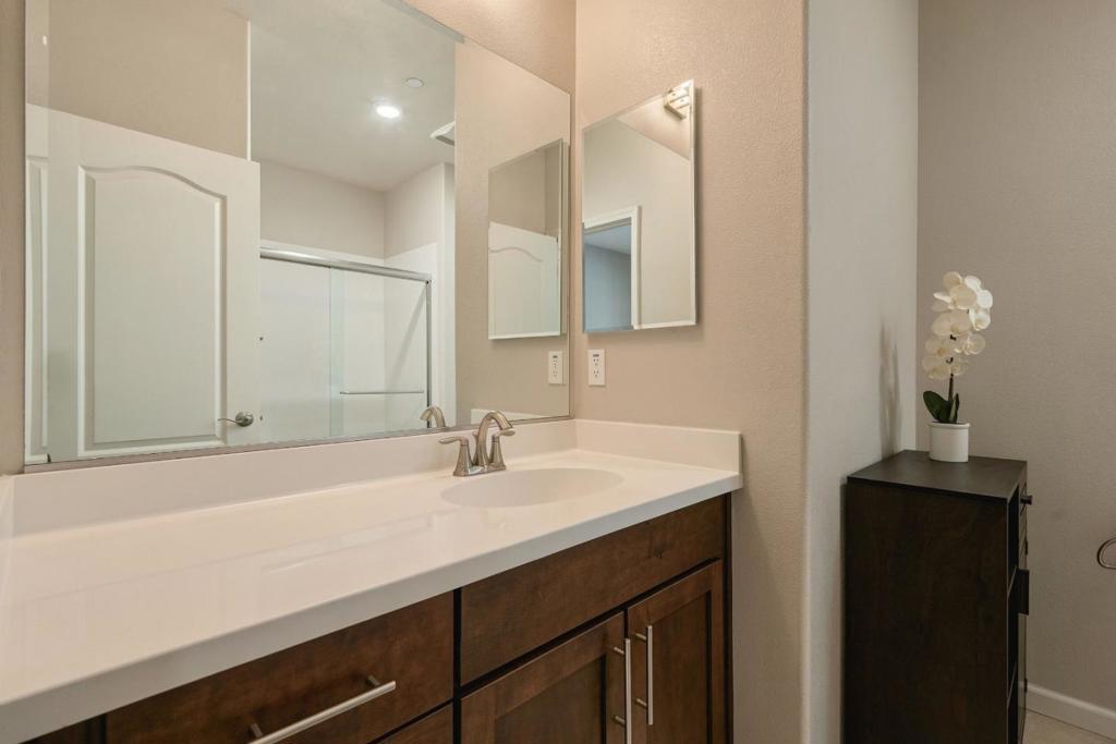 1225 Steinbeck Drive Property Photo 11