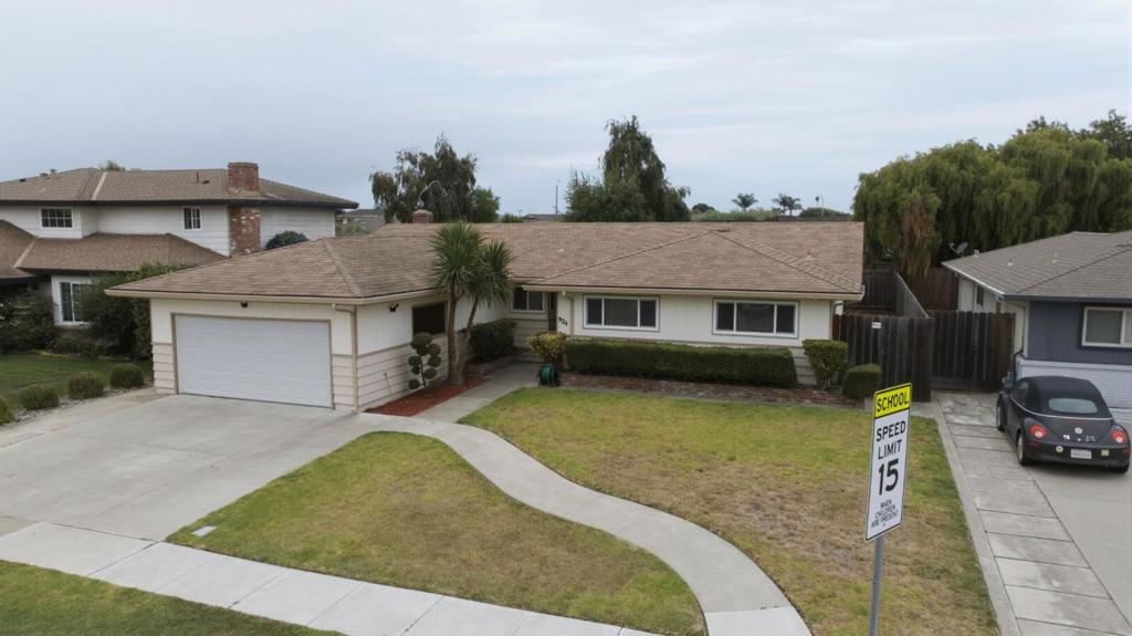 924 San Vincente Avenue Property Photo 2