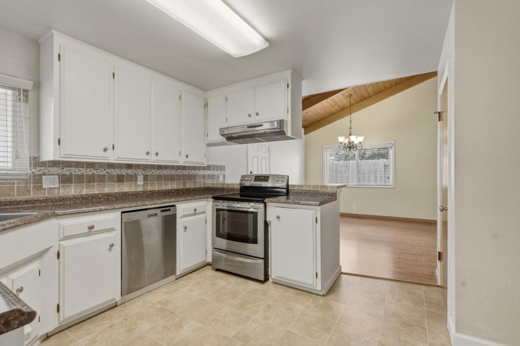 924 San Vincente Avenue Property Photo 7
