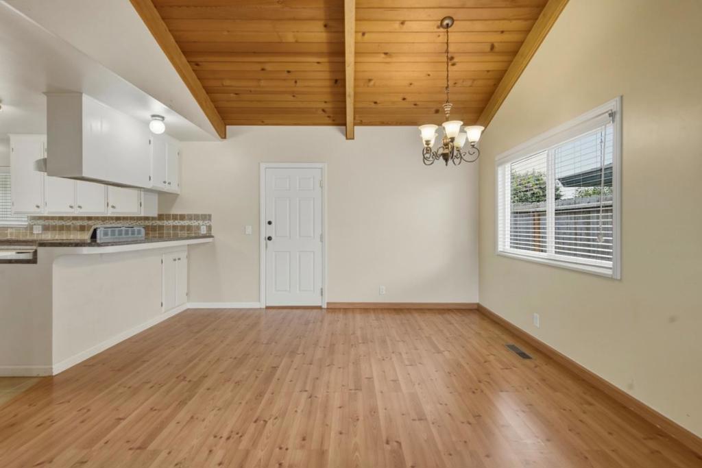 924 San Vincente Avenue Property Photo 17