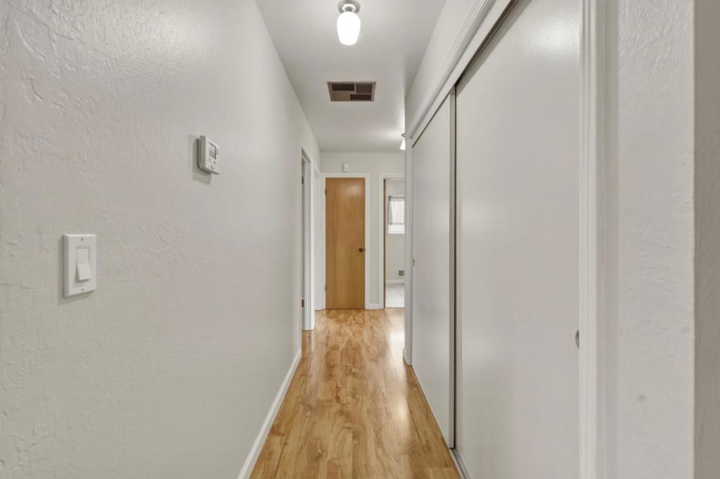 924 San Vincente Avenue Property Photo 24