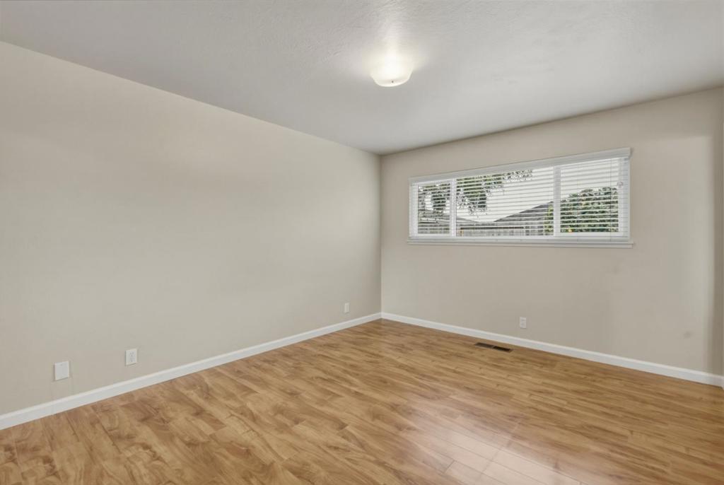 924 San Vincente Avenue Property Photo 25