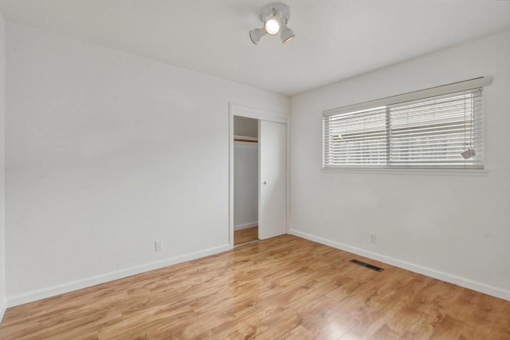 924 San Vincente Avenue Property Photo 27