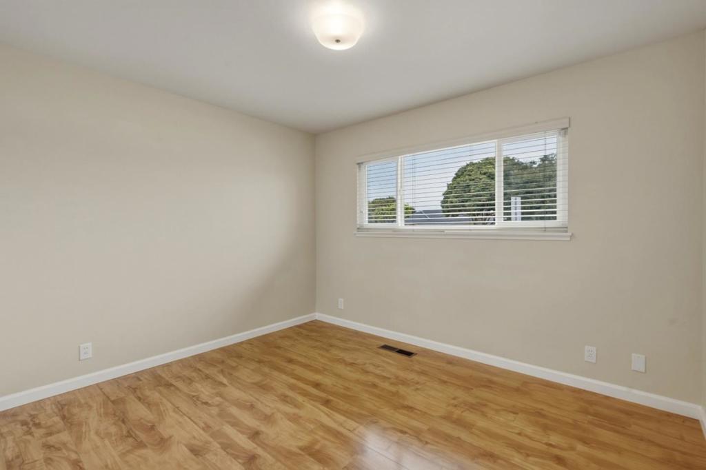 924 San Vincente Avenue Property Photo 28