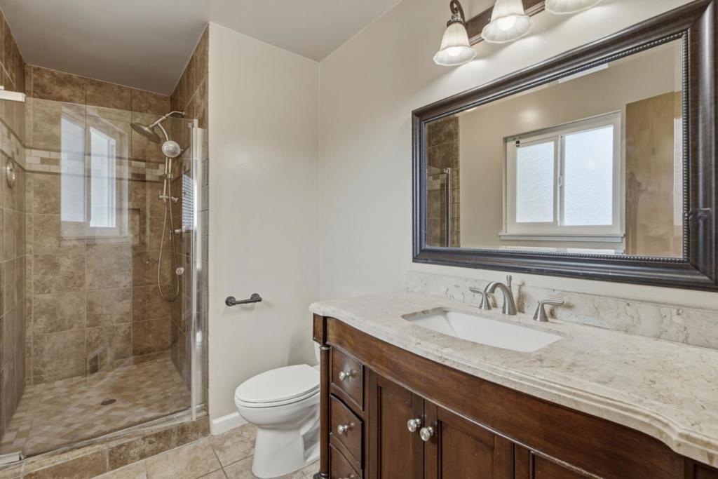 924 San Vincente Avenue Property Photo 30