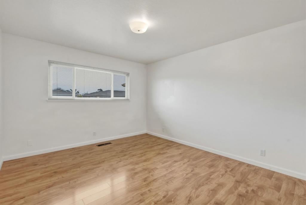 924 San Vincente Avenue Property Photo 33