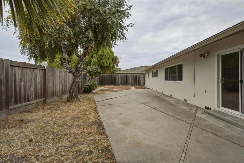 924 San Vincente Avenue Property Photo 39
