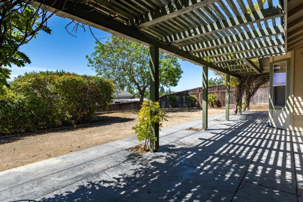 653 Red Cloud Road Property Photo 33