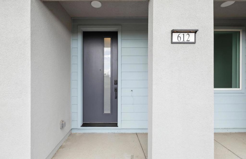 612 Chamise Way Property Photo 4