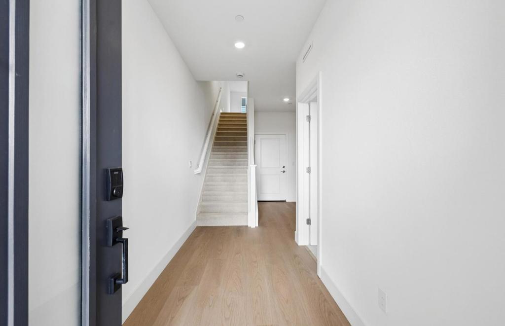612 Chamise Way Property Photo 6