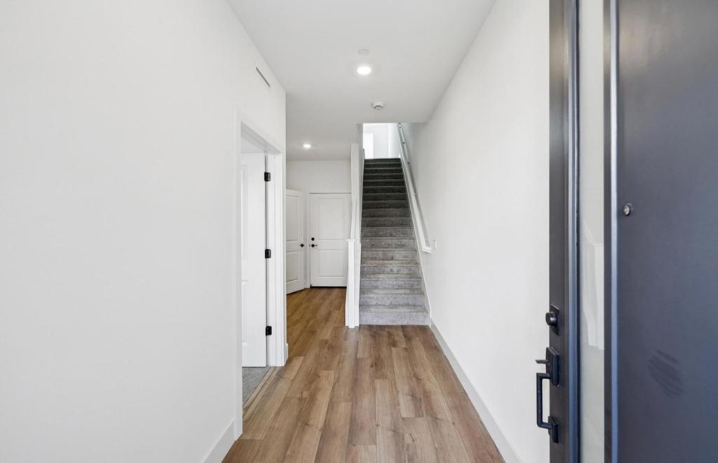 1321 Lilac Way Property Photo 5
