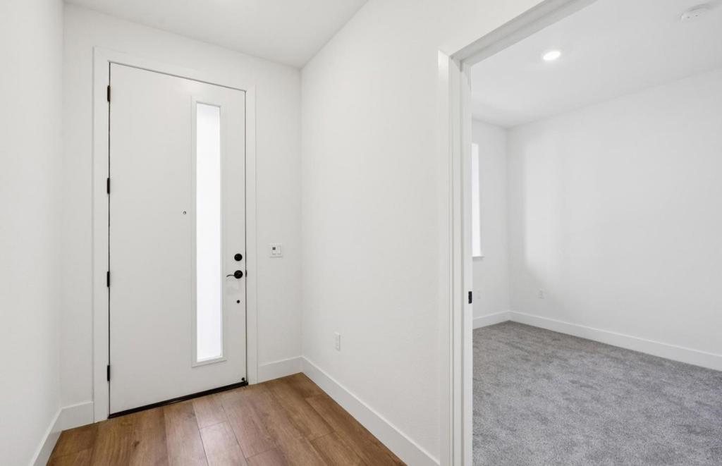 1321 Lilac Way Property Photo 6