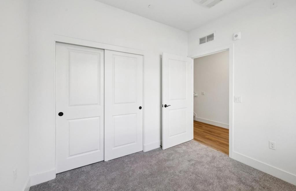 1321 Lilac Way Property Photo 9