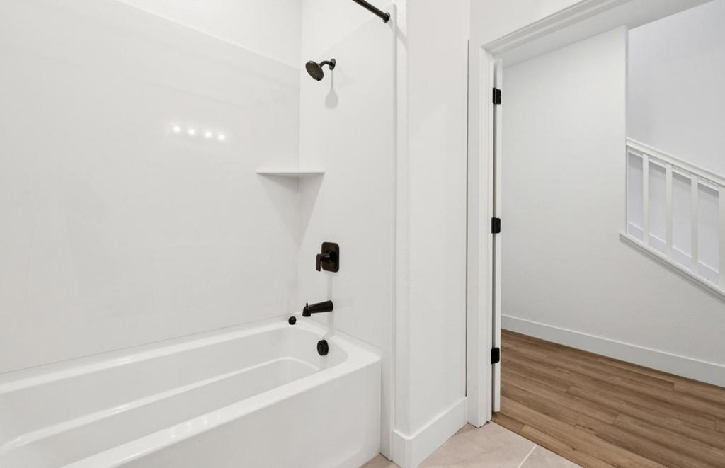 1321 Lilac Way Property Photo 13