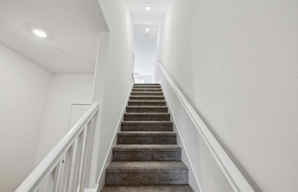 1321 Lilac Way Property Photo 17