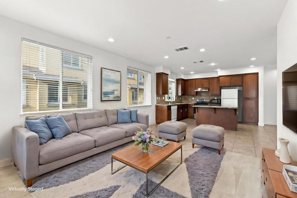 1645 Lee Way Property Photo