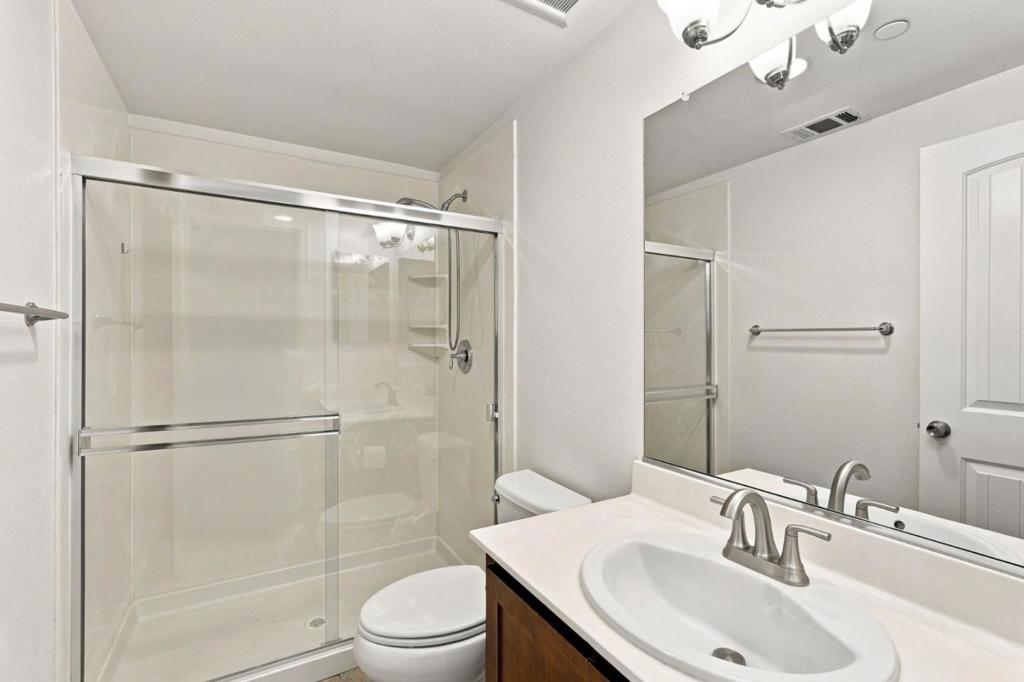 1645 Lee Way Property Photo 9