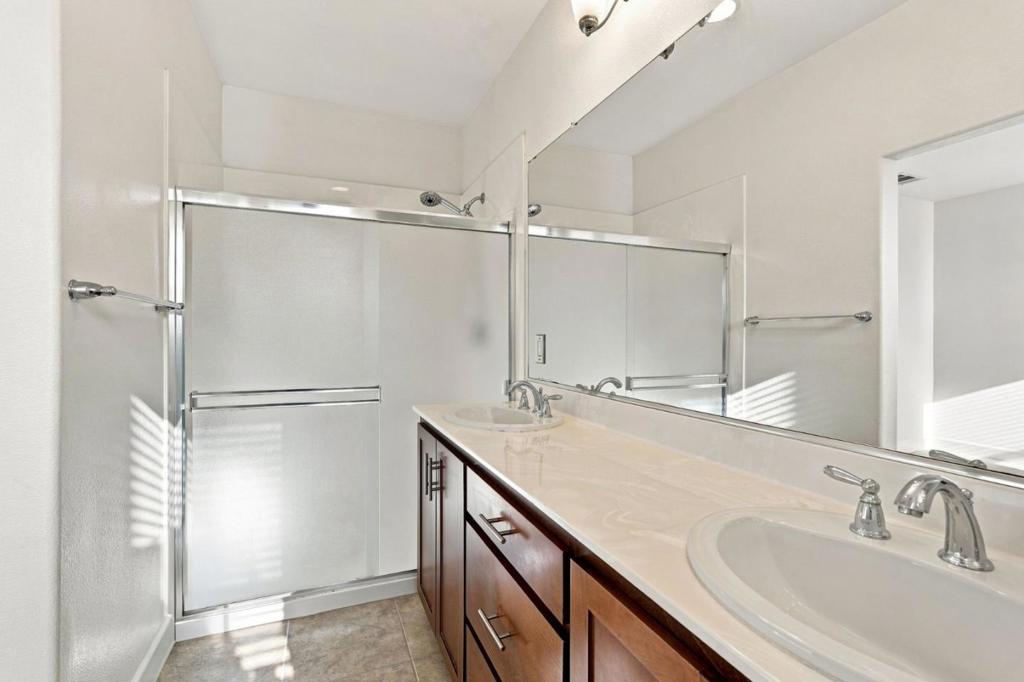 1645 Lee Way Property Photo 15