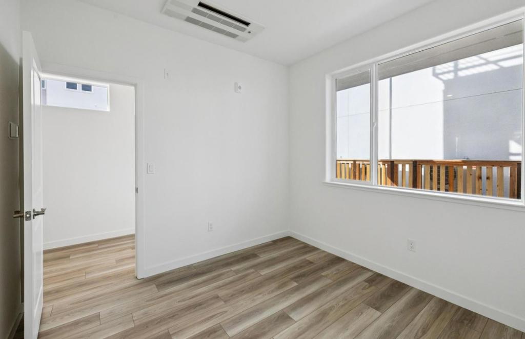 1325 Lilac Way Property Photo 13