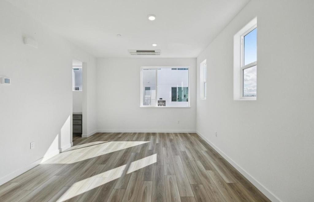 1325 Lilac Way Property Photo 32