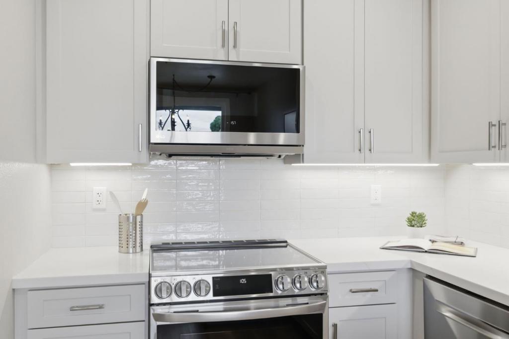 405 Cork Harbour Circle C Property Photo 18