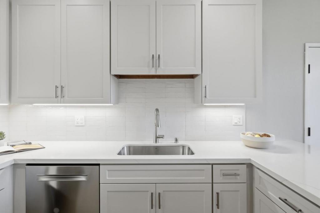 405 Cork Harbour Circle C Property Photo 19