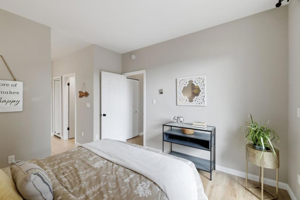 405 Cork Harbour Circle C Property Photo 25