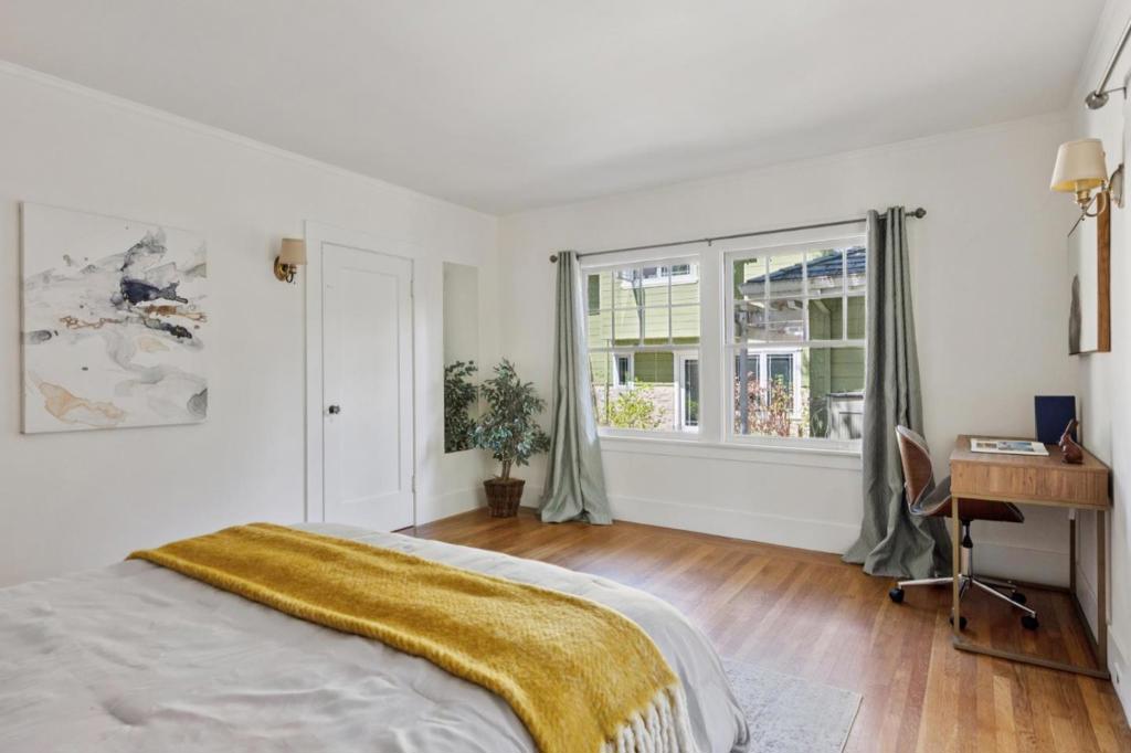 246 Palo Alto Avenue Property Photo 17