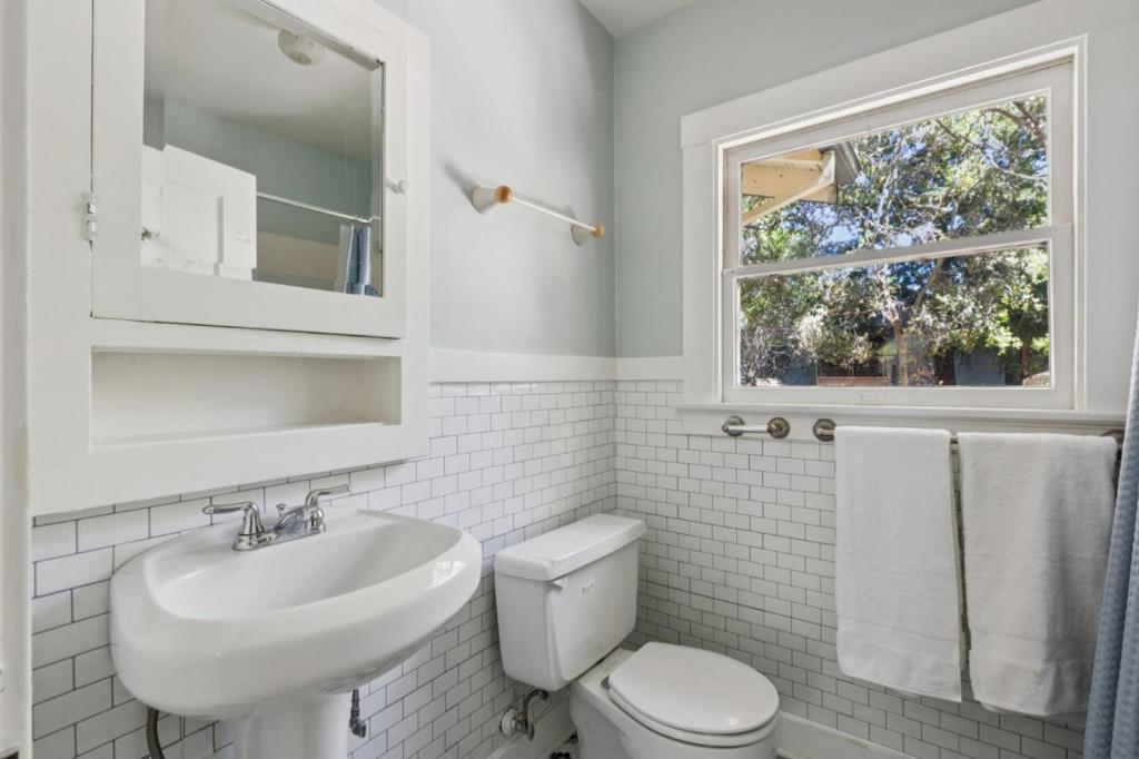 246 Palo Alto Avenue Property Photo 18