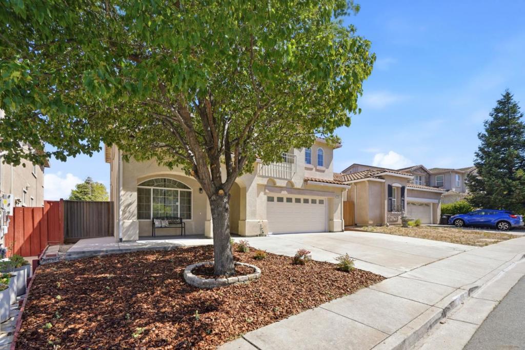 1038 Santa Lucia Drive Property Photo 4