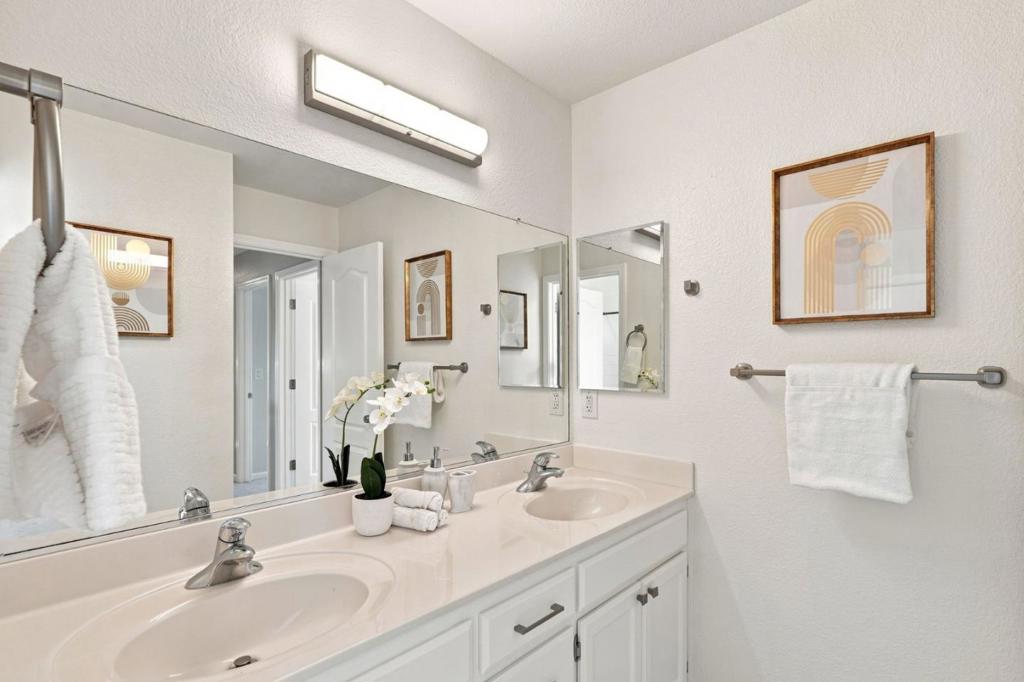 1038 Santa Lucia Drive Property Photo 44