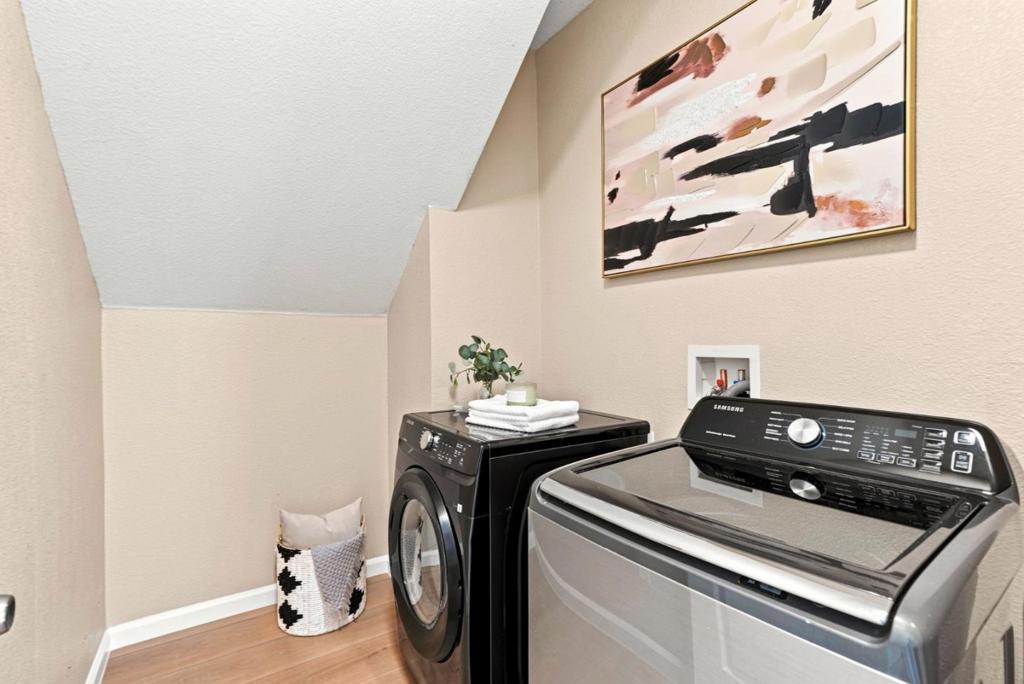 1038 Santa Lucia Drive Property Photo 45