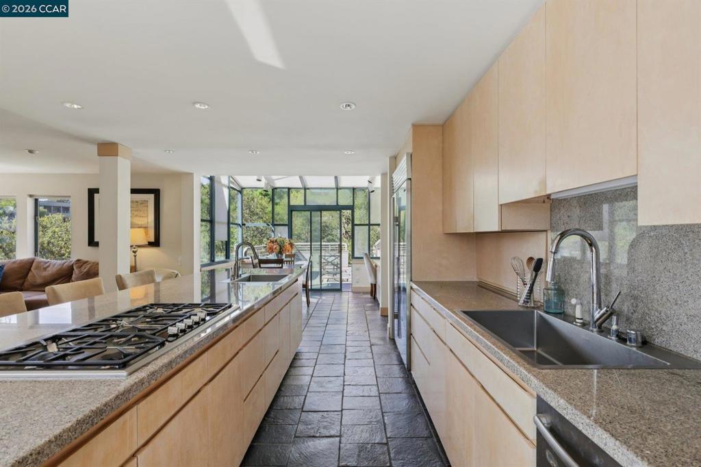 319 Tappan Terrace Property Photo 16