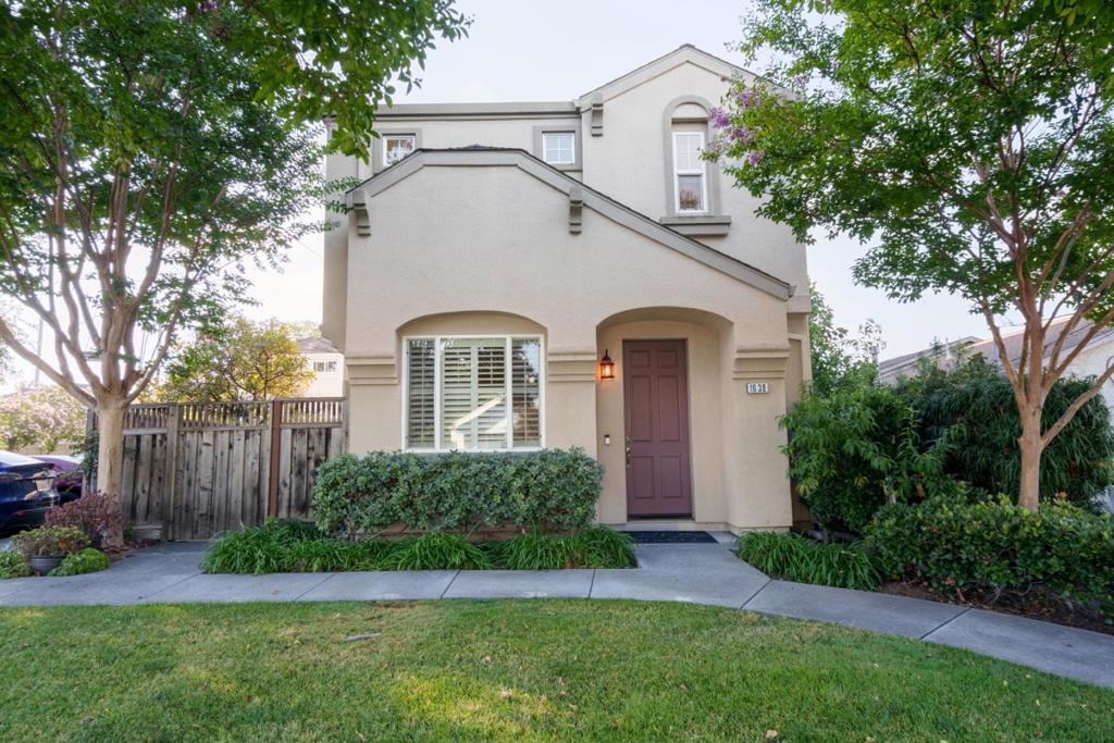 1638 E San Antonio Street Property Photo