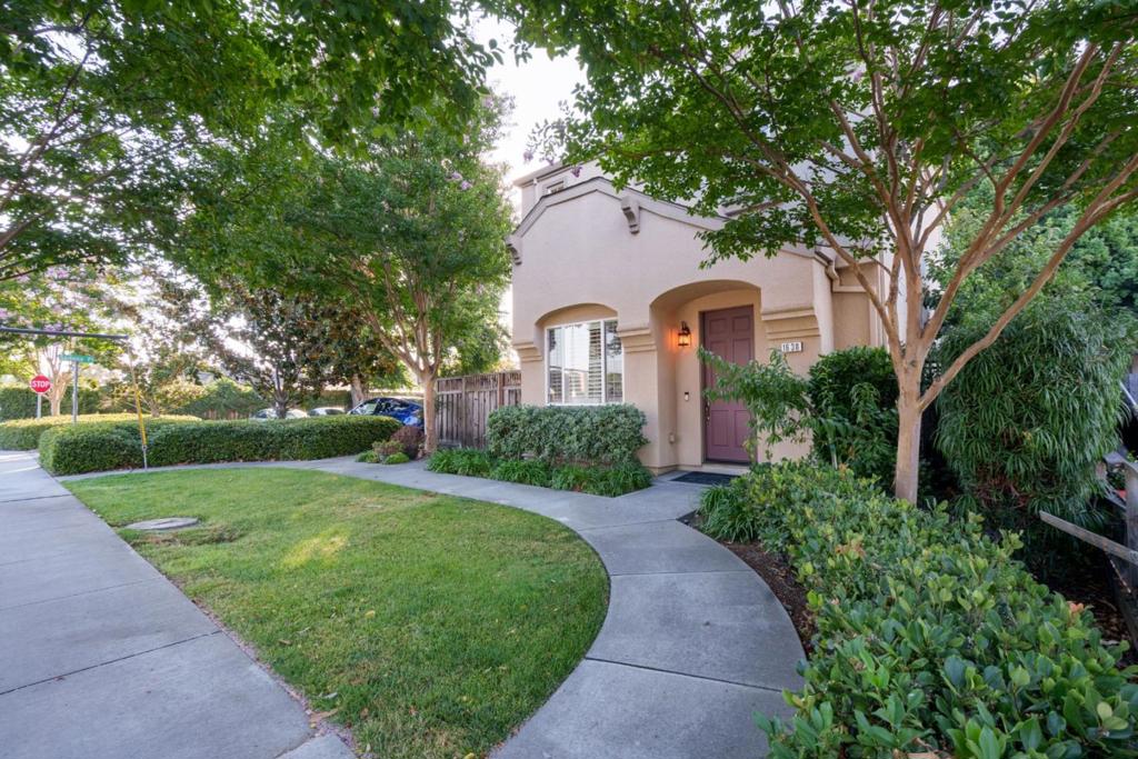 1638 E San Antonio Street Property Photo 2
