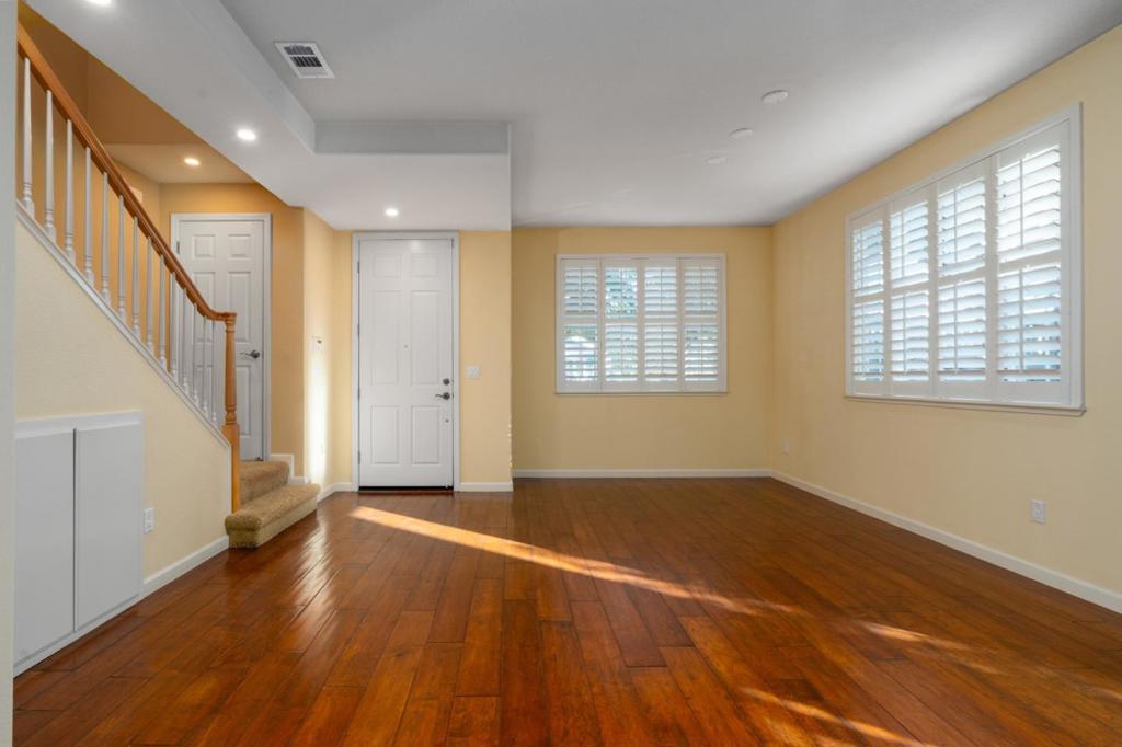 1638 E San Antonio Street Property Photo 4