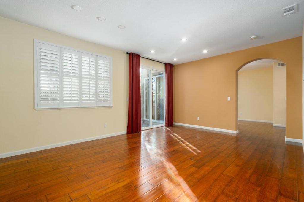 1638 E San Antonio Street Property Photo 7