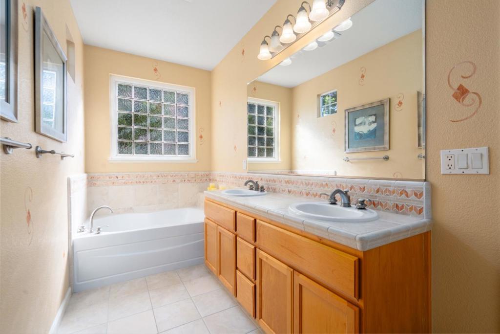 1638 E San Antonio Street Property Photo 17