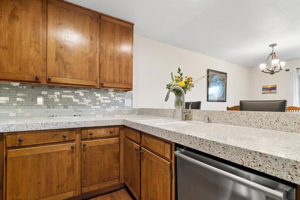 6122 Sheraton Place Property Photo 5