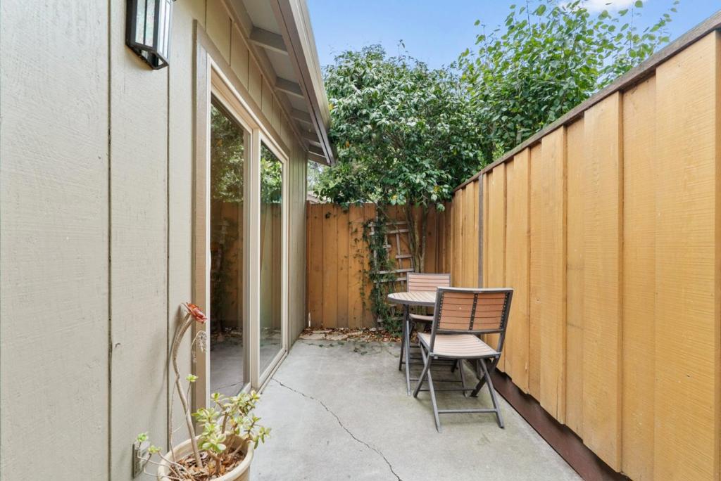 6122 Sheraton Place Property Photo 28