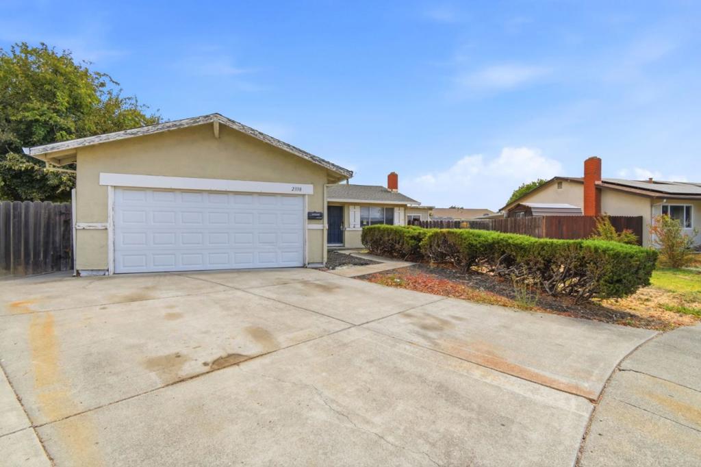 2338 Bobwhite Court Property Photo 1