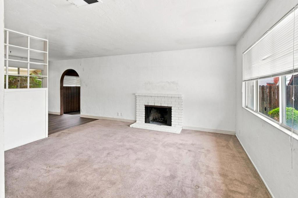 2338 Bobwhite Court Property Photo 5