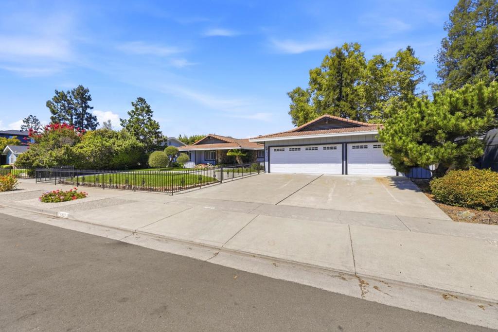 1427 Glen Ellen Way Property Photo 3