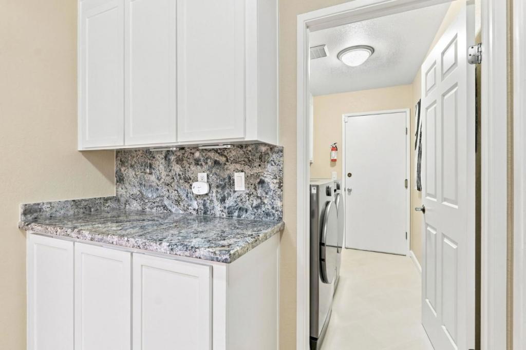 6568 Broadacres Drive Property Photo 39