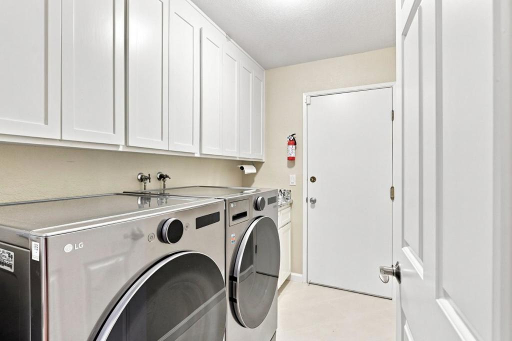 6568 Broadacres Drive Property Photo 40