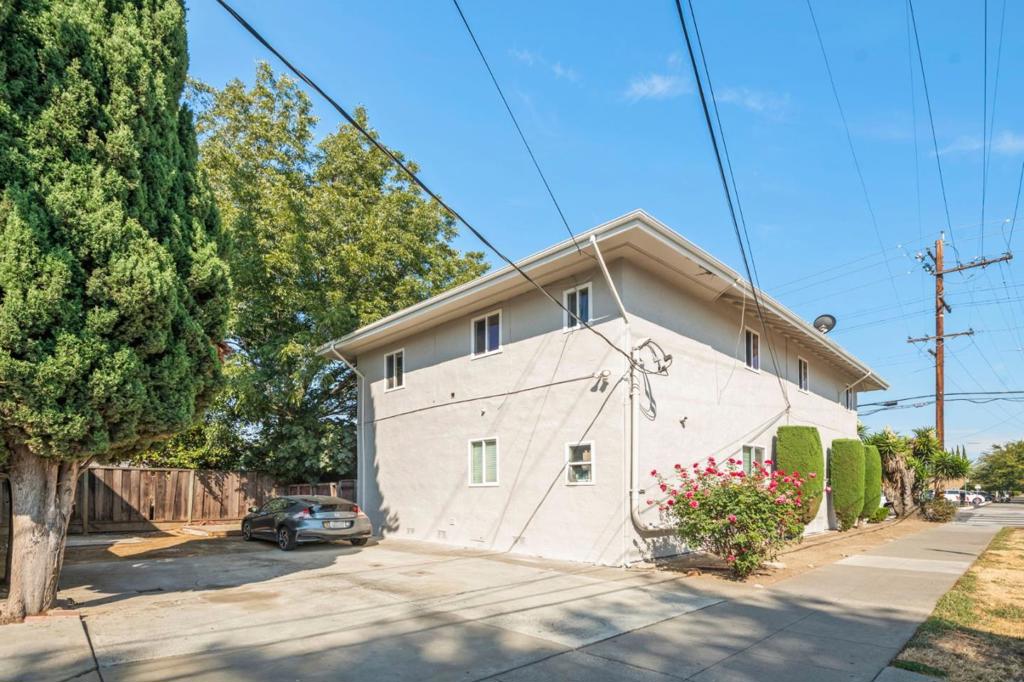 244 E Julian Street Property Photo 4
